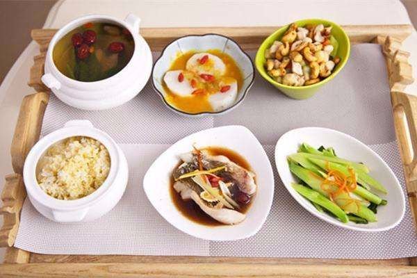  产后恢复不能盲目节食，瘦身饮食也要