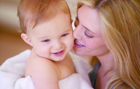 漂亮妈妈产后恢复中心，产后身材变形与抱婴姿势有关？