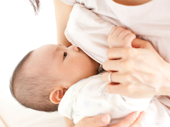 漂亮妈妈产后恢复，如何预防乳房下垂？