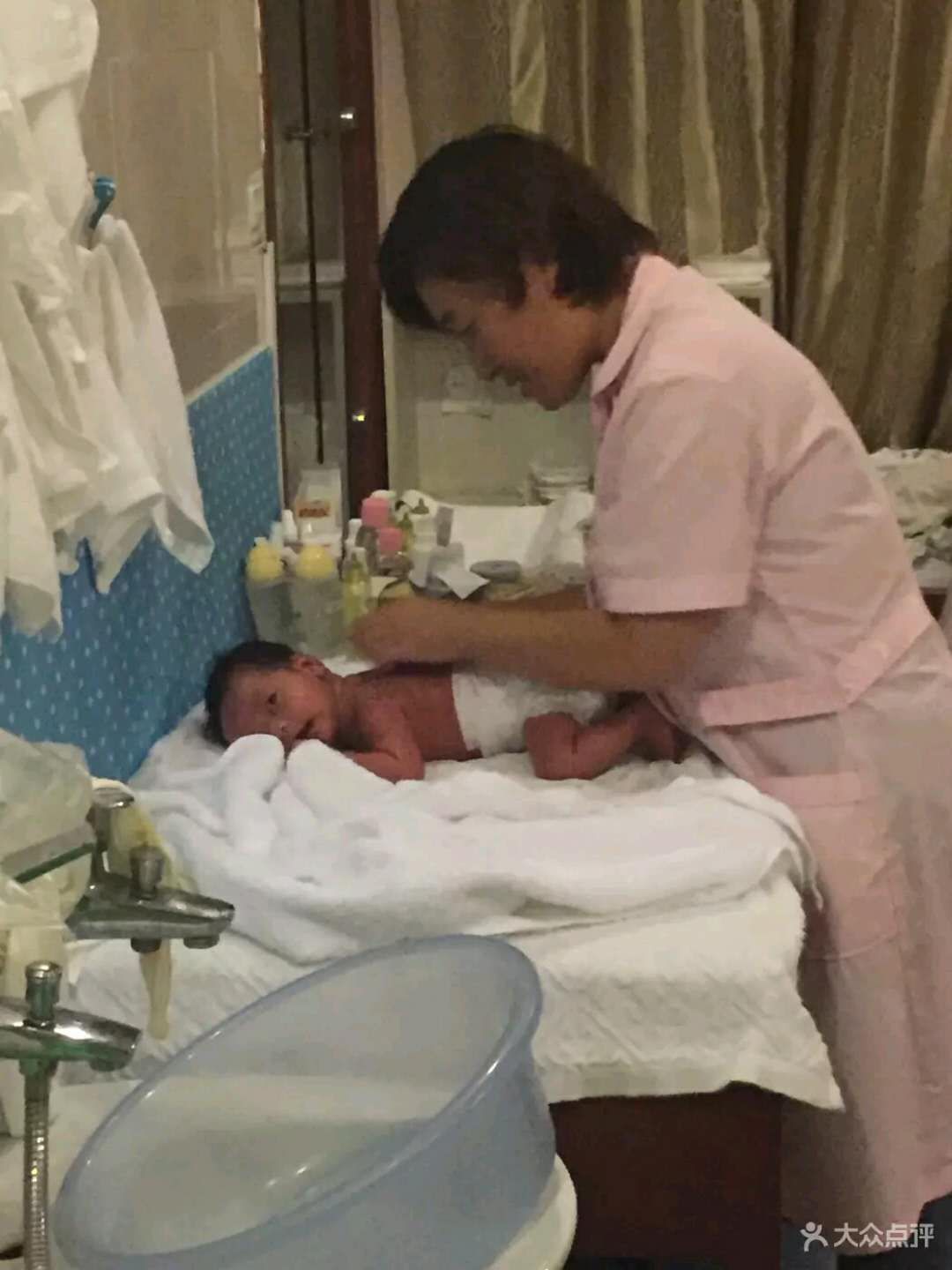 胎儿在妈妈肚子里干什么？揭秘胎儿爱做的6件事，哪个让你想不到