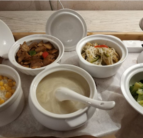 怀孕早期饮食注意什么？漂亮妈妈月子会所产后恢复加盟